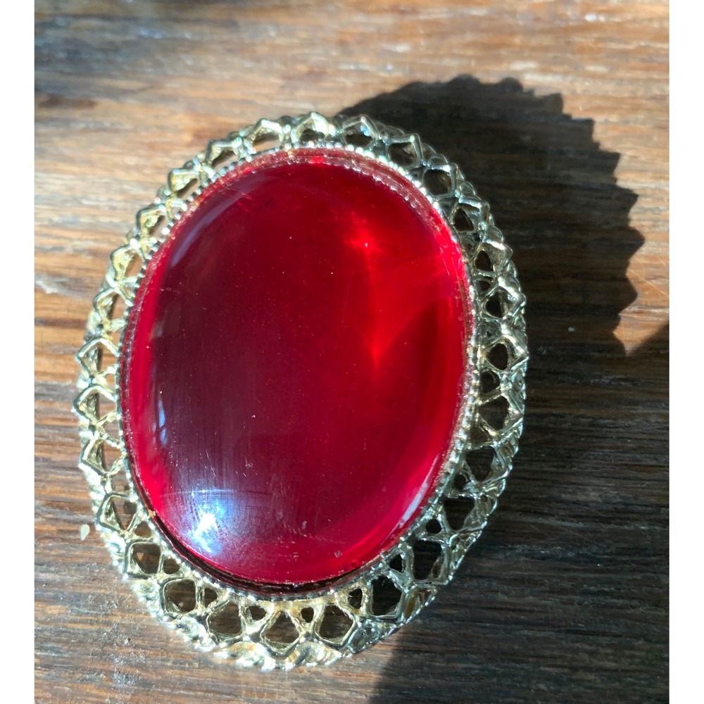Vintage Ruby Red Cabochon Gold Tone Filigree Oval Brooch Pendant Retro Y2K Rare
